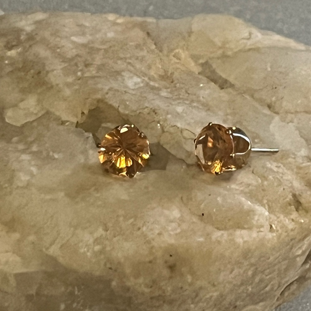 Genuine Citrine Crystal Gemstone Round Cut 7mm Stud Earrings Gold Setting -New - Picture 13 of 15